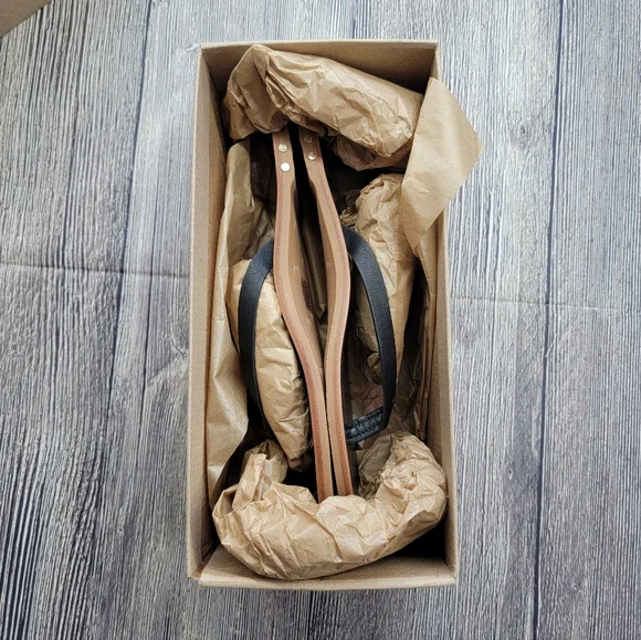 Beek NWT Seabird Leather Thong Sandals Black - Picture 11 of 15